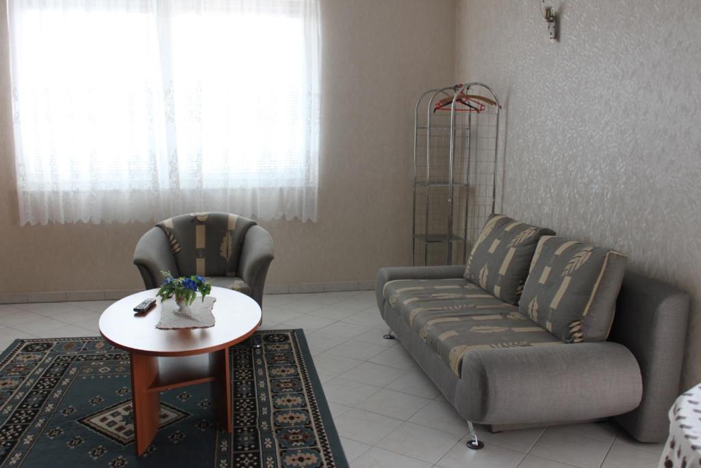 Orwa Apartmanok - Fenyofa Koez Zalakaros Phòng bức ảnh
