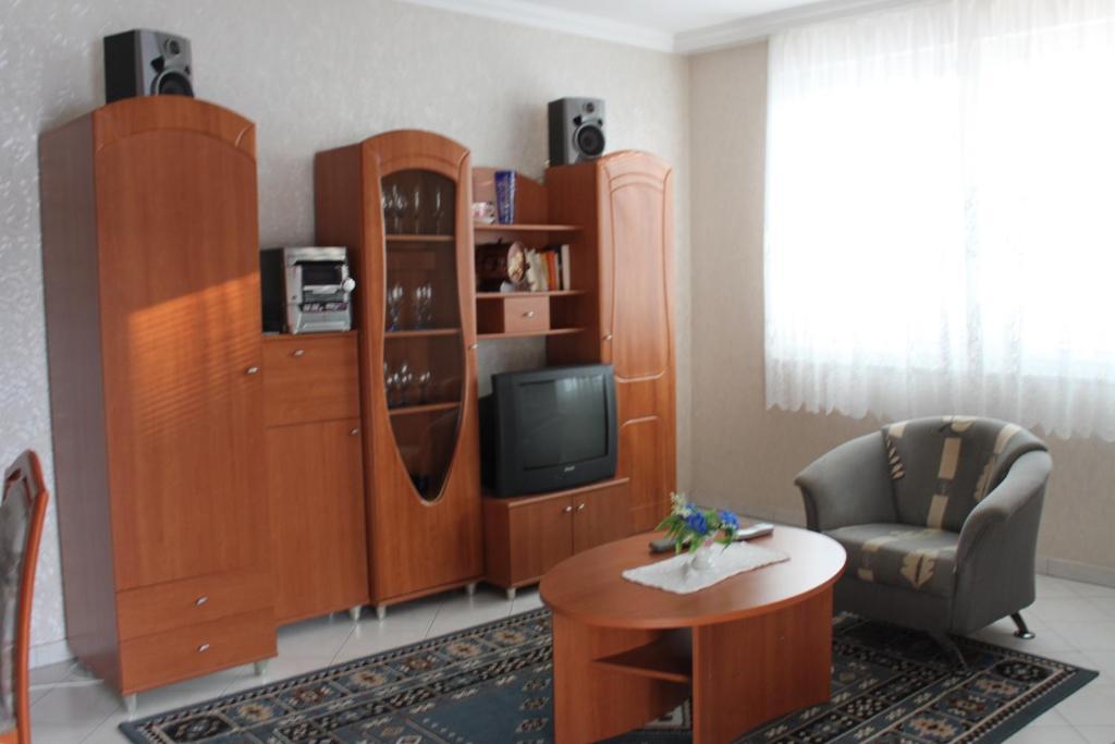 Orwa Apartmanok - Fenyofa Koez Zalakaros Phòng bức ảnh