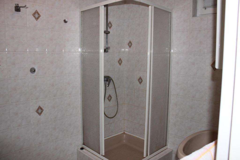 Orwa Apartmanok - Fenyofa Koez Zalakaros Phòng bức ảnh